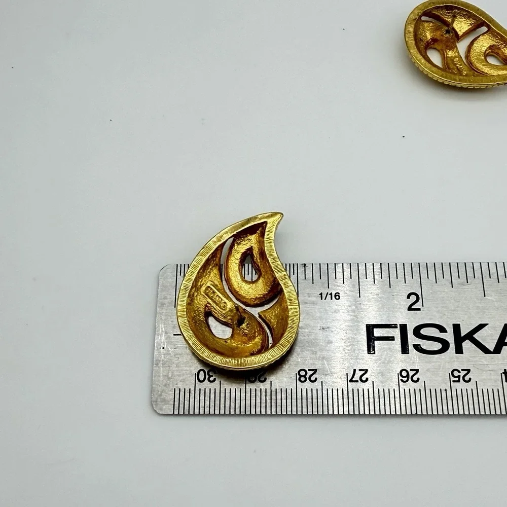 Vtg Avon Kaleidoscope Enamel Earrings Pierced Paisley Red White Blue 1992